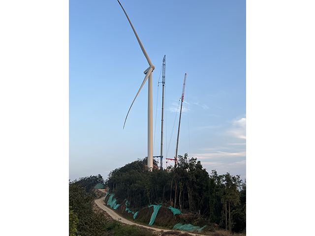 风力发电厂吊装案例